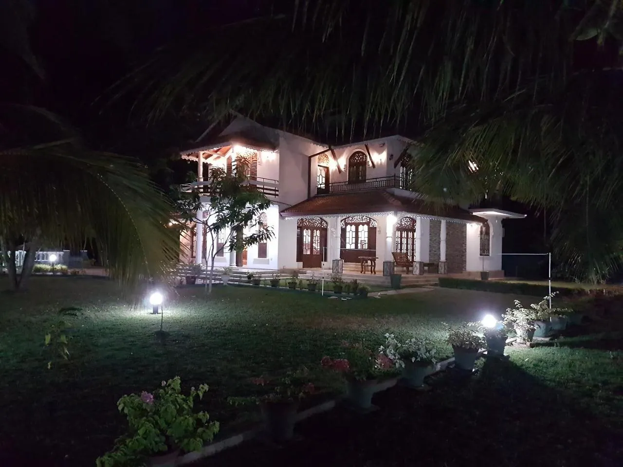Konukevi Sri Lagoon Villa Negombo